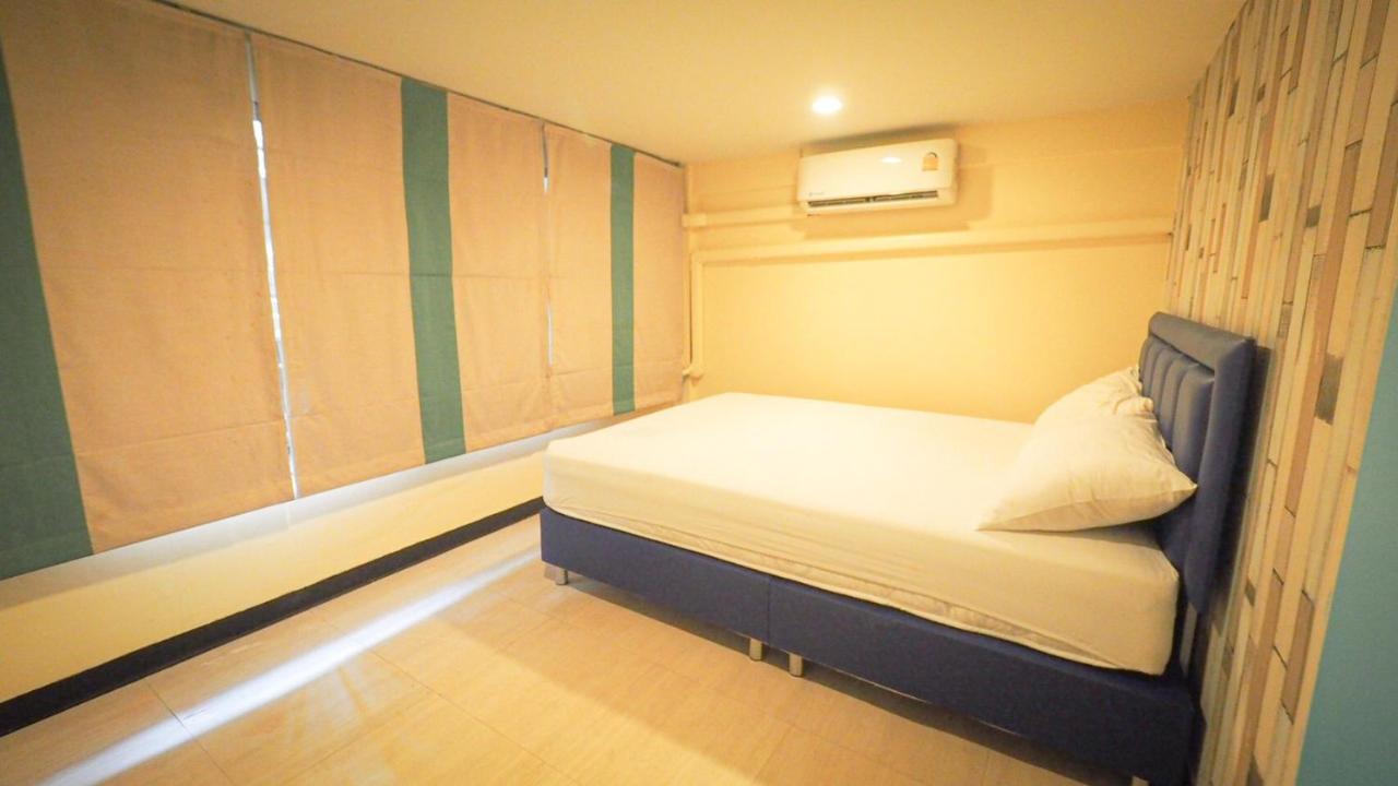 I-Sleep Silom Hostel Banguecoque Exterior foto